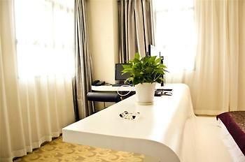 Provence Garden Hotel Wuhan Exterior foto