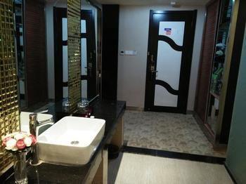 Provence Garden Hotel Wuhan Exterior foto